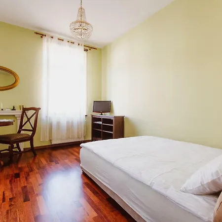 100% Cracovian Traditional Apartament *